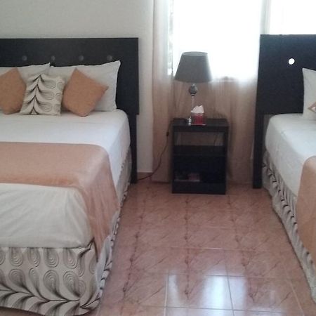 Room In Cancun Stadium Exterior photo