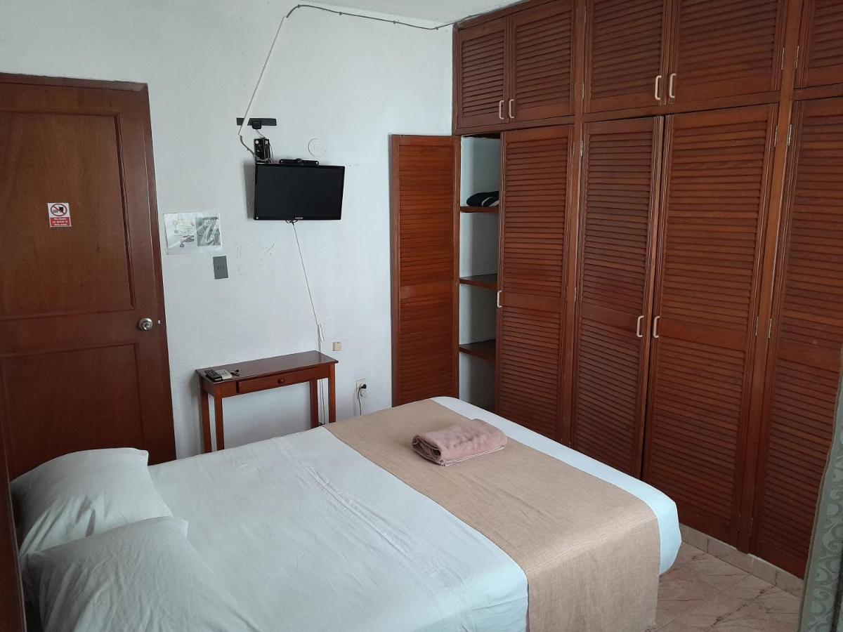 Room In Cancun Stadium Room photo