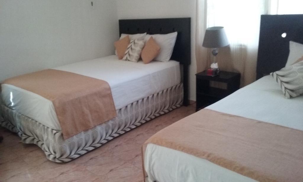 Room In Cancun Stadium Exterior photo