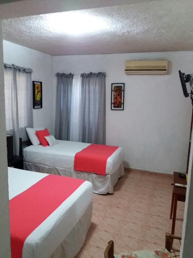 Room In Cancun Stadium Exterior photo